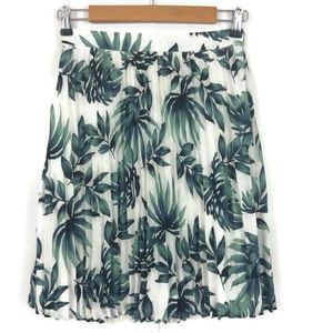Gibson x Women's Skirt XS White Green Pleated Palm